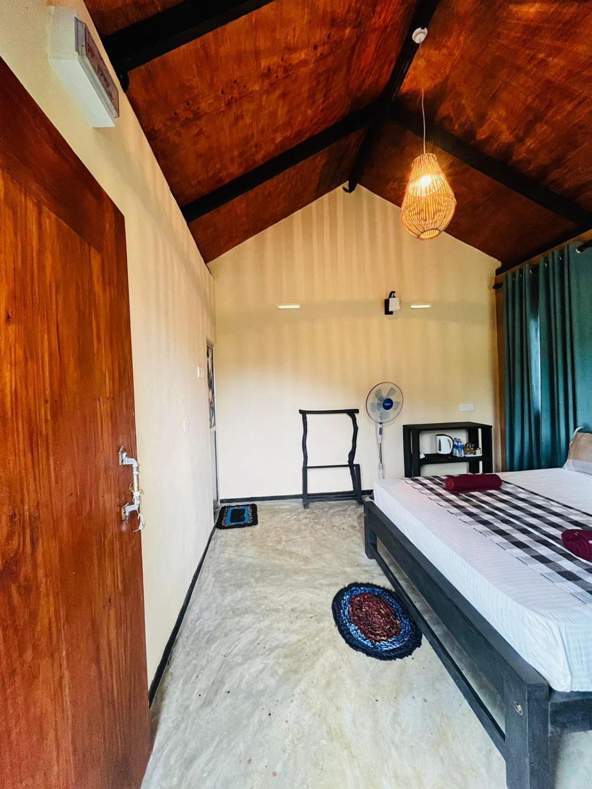 Rainforest Nature House * Deniyaya